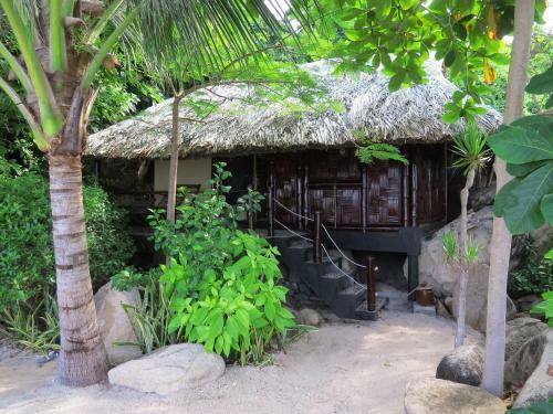 Hotel Whale Island Resort