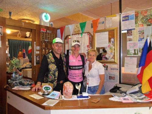 Hotel Albergo Motel Dosd�