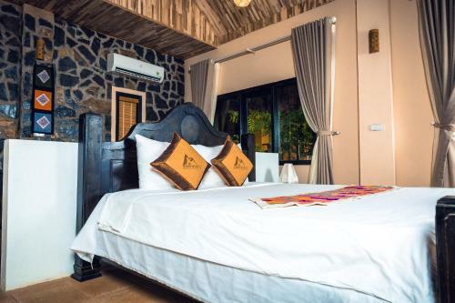 Hotel Mai Chau Sunrise Village