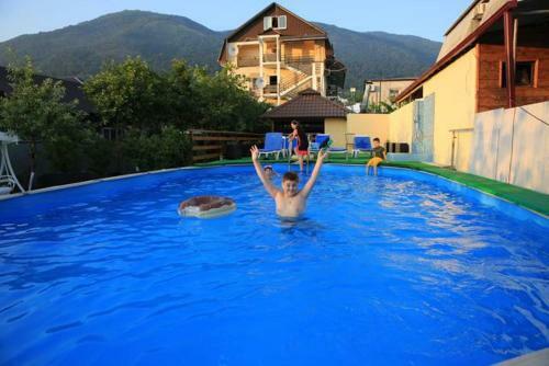 Hostal U Ruslana Guest House