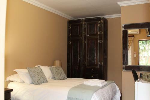 Hostal Micasa Sucasa Guesthouse