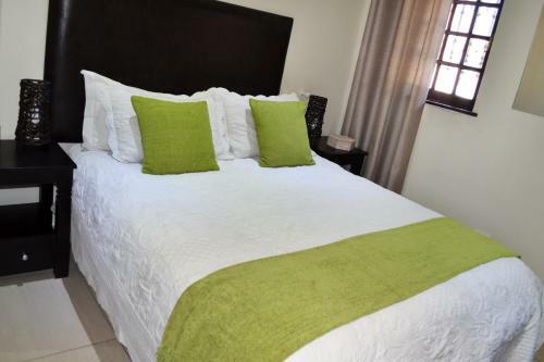 Hostal 96 On Bree Guesthouse