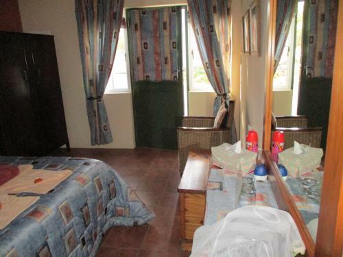 Hostal Van Rhyn Guest House
