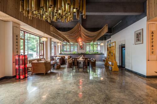 Hostal Floral Hotel � Homy Home Dujiangyan