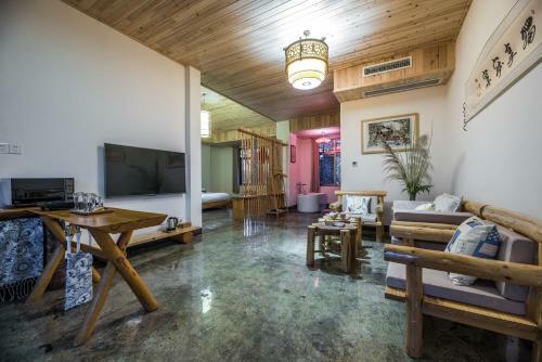 Hostal Floral Hotel � Homy Home Dujiangyan