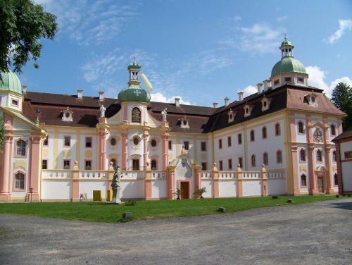 Hotel G�steh�user St. Marienthal