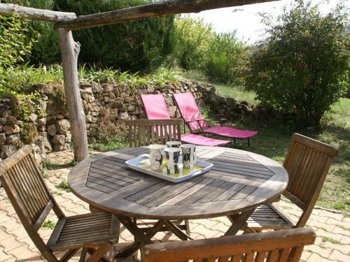 Spacious Holiday Home With Swimming Pool In Accons