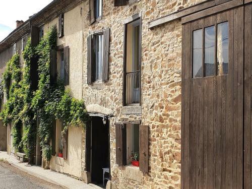Stunning Holiday Home In Arfons With Swimming Pool