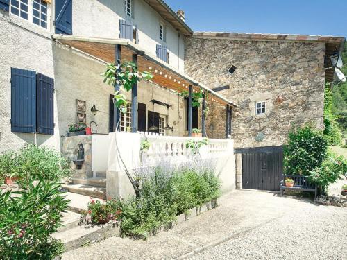 Charming Holiday Home In Etables With Swimming Pool