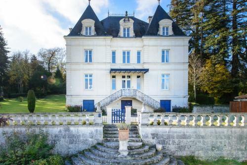 Agroturismo Dignac Chateau Sleeps 10 Pool Wifi