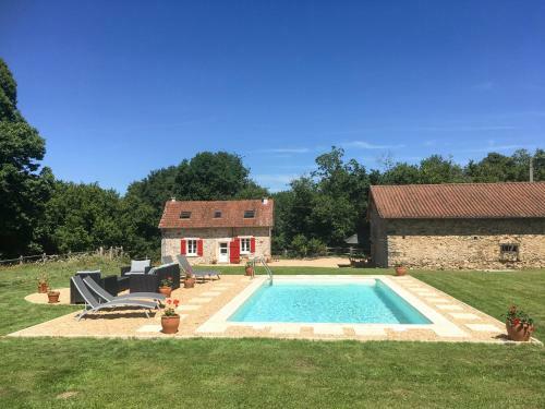 Ladignac-le-long Villa Sleeps 5 Pool Wifi