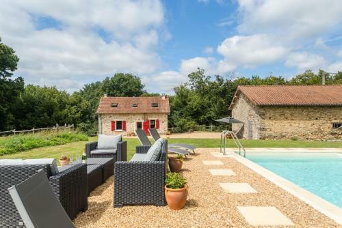 Ladignac-le-long Villa Sleeps 5 Pool Wifi