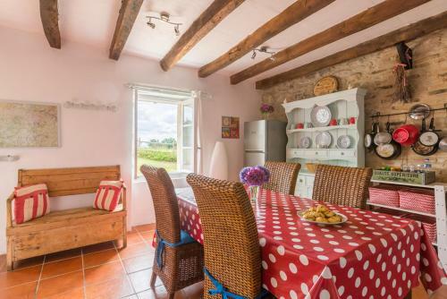 Ladignac-le-long Villa Sleeps 5 Pool Wifi