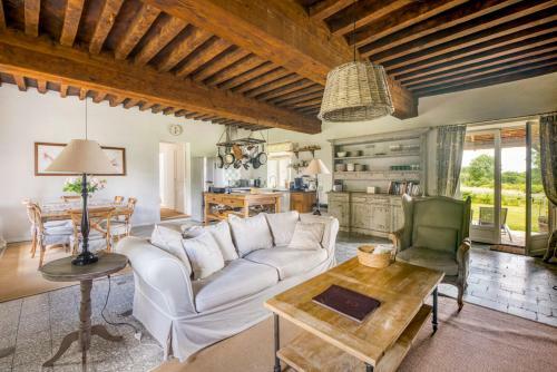 Les Herards Villa Sleeps 6 Pool Wifi