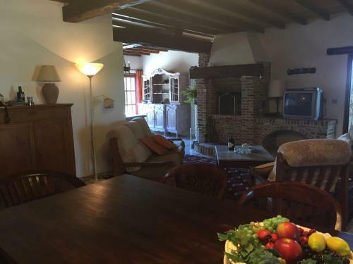 Charming Holiday Home In Monfort With Private Swimming Pool