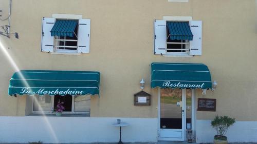 Bed & Breakfast Auberge La Marchadaine