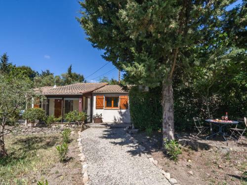 Spacious Villa With Private Pool In Montbrun-des-corbieres