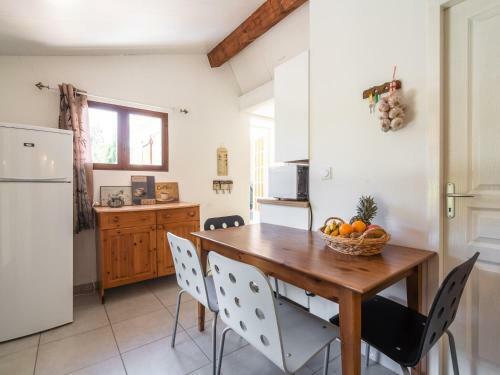 Spacious Villa With Private Pool In Montbrun-des-corbieres