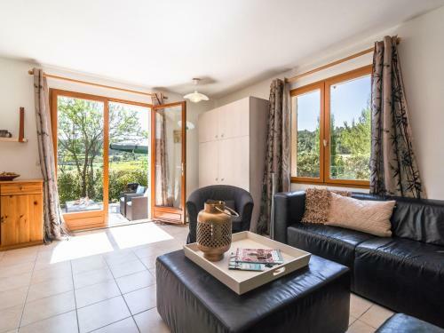 Spacious Villa With Private Pool In Montbrun-des-corbieres