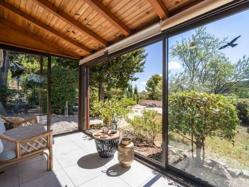 Spacious Villa With Private Pool In Montbrun-des-corbieres