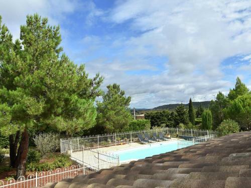 Spacious Villa In Montbrun-des-corbieres With Private Pool