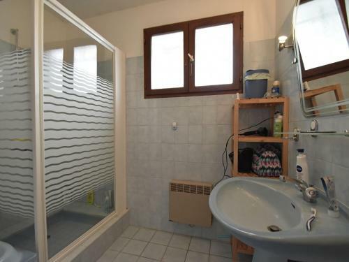 Spacious Villa In Montbrun-des-corbieres With Private Pool