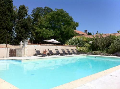 L'emilienne, Manoir de Longeveau