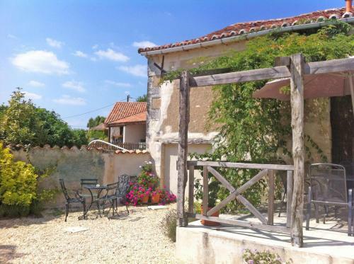 La Petite Ferme, Manoir de Longeveau