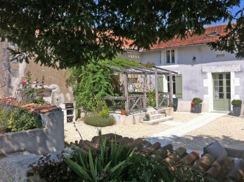 La Petite Ferme, Manoir de Longeveau