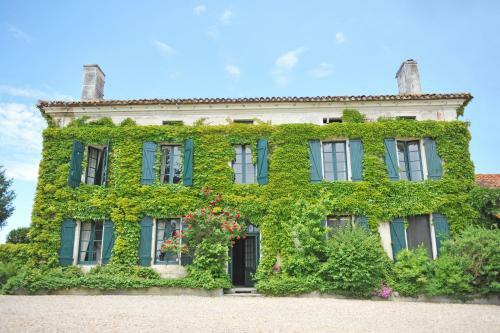 Le Catalpa, Manoir de Longeveau