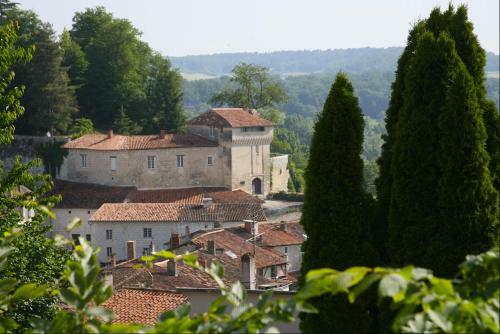 Le Merisier, Manoir de Longeveau