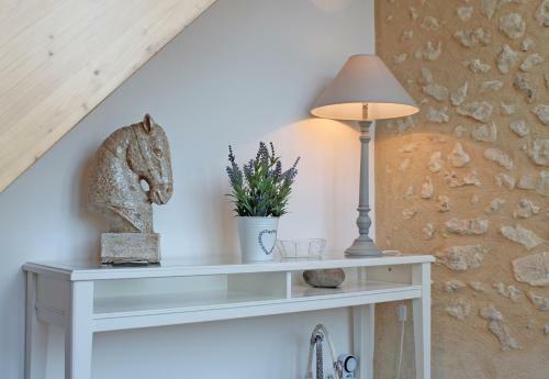 Le Pressoir de Pierre, Manoir de Longeveau