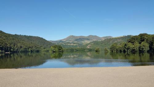 Camping Domaine Du Lac Chambon