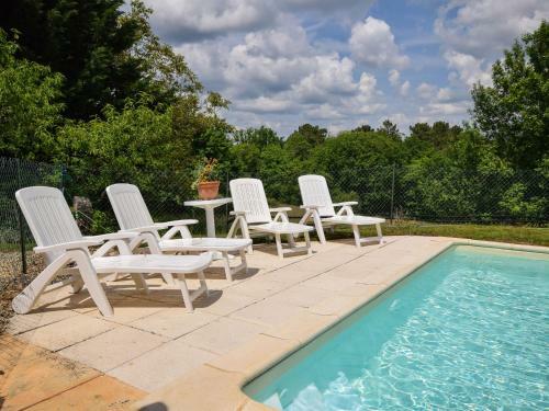 Spacious Holiday Home In Montcabrier With Garden