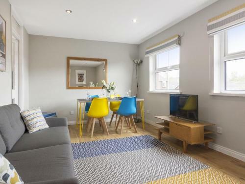 Salisbury Street Apartment