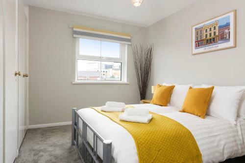 Salisbury Street Apartment