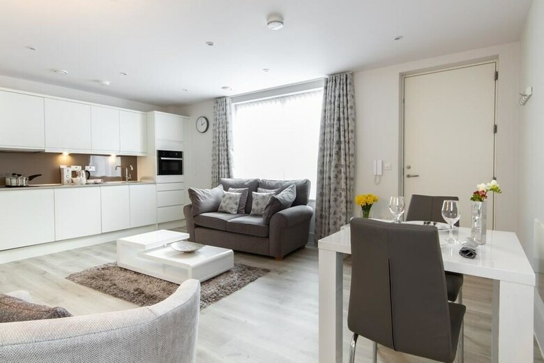 Apartamento Citystay - Midsummer Mews