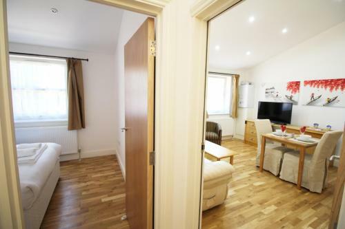 Wellesley Road Apartments