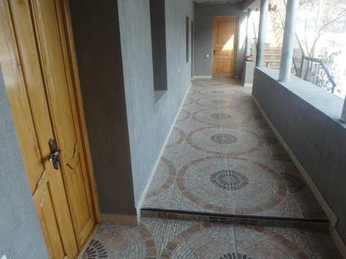Hostal Mestia 4 Season