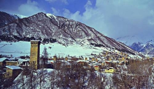 Hostal Mestia 4 Season