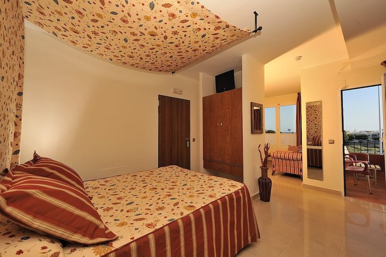 Atrium Hotel