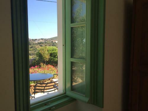 Hostal Villa Lemonia - Guest House