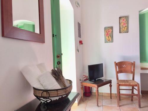 Hostal Villa Lemonia - Guest House