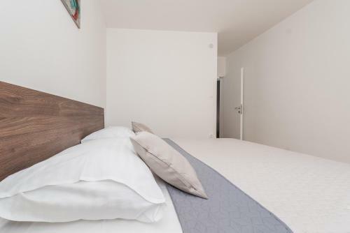 Apartamento Andy 2 Modern & Centrally Ap With A Pool