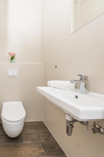 Apartamento Andy 2 Modern & Centrally Ap With A Pool