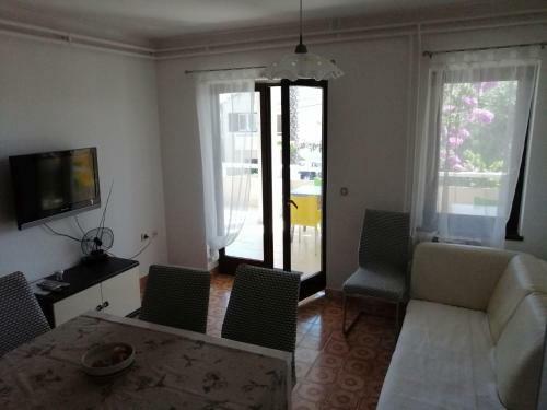 Cozy Apartment Branka With Nice Garden