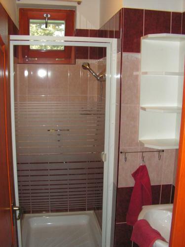 Nefelejcs Fagyiz� �s Apartmanh�z