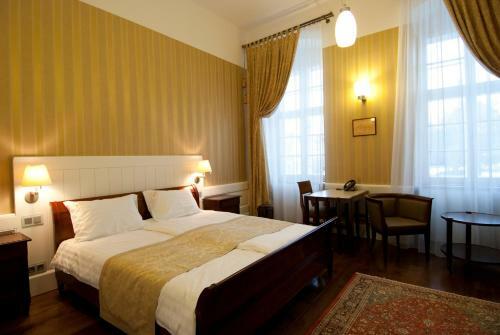 Hotel Erzs�bet Paks