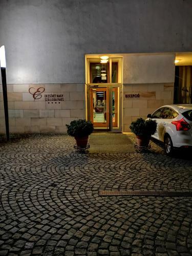 Hotel Erzs�bet Paks