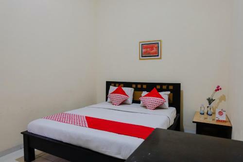 Hostal Oyo 1190 Ndalem Katong Residence